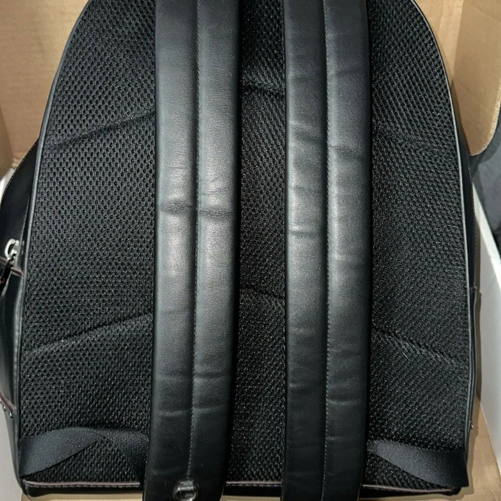 Coach backpack - Picture 3 of 12